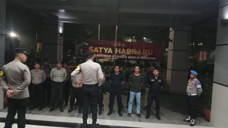 SIPROPAM MELAKSANAKAN PENGECEKAN APEL MALAM PIKET FUNGSI POLRESTA TANGERANG