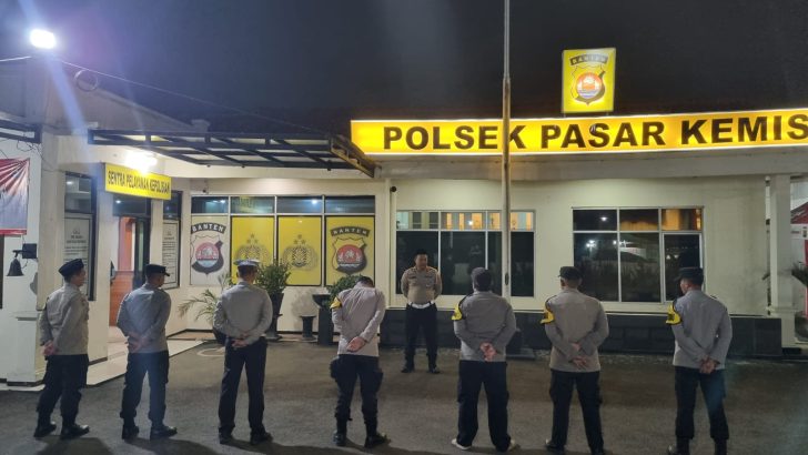 Pawas Pimpin Apel Malam di Lanjutkan Patroli Mobile