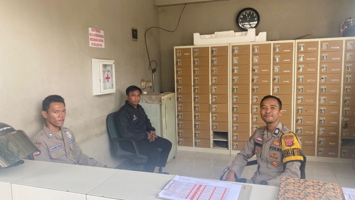 Babinkamtibmas Kel.Kutajaya Sambangi Pos Security Asia Logam.