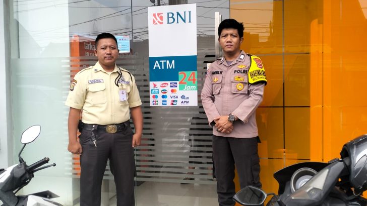 Berikan Himbauan Kepada Security Bank BNI Kutabumi Antisipasi Gangguan Kamtibmas.
