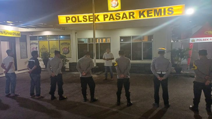 Pawas Polsek Pasar Kemis Pimpin Apel Malam Dilanjutkan Patroli Rumsong
