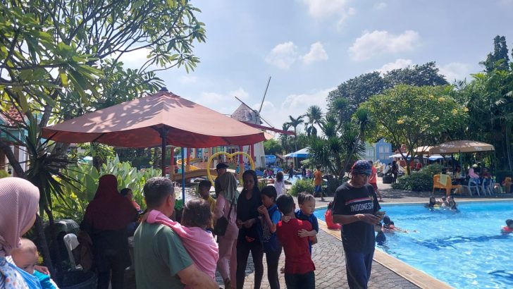 Patroli area pariwisata Kolam Renang Tomang Amsterdam Waterpark Villa Tomang Baru, Sampaikan Himbauan kamtibmas