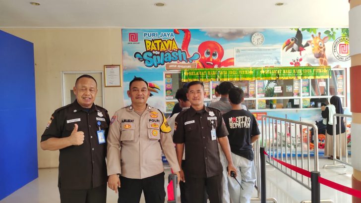 Bripka Abdul Mujizat Bhabinkamtibmas Polsek Pasar Kemis Laksanakan Patroli Di Objek Wisata Kolam Renang