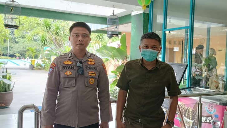 Ini Yang di Lakukan Oleh Bhabinkamtibmas Polsek Pasar kemis, Kepada Penjaga Kolam Renang