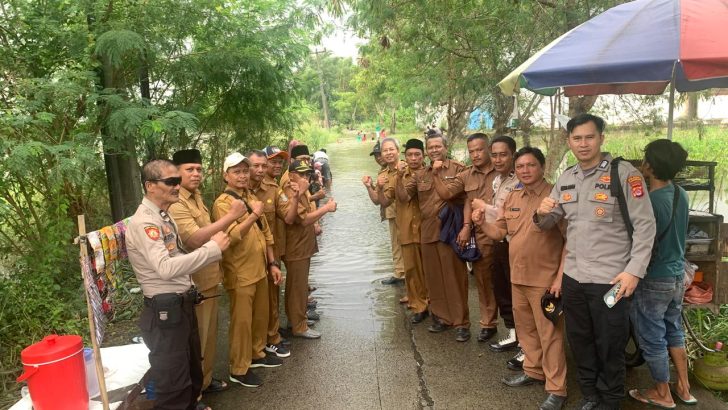 Menjaga Sinergitas dengan masyarakat, Polsek Kresek lakukan Patroli Mobile dan Dialogis