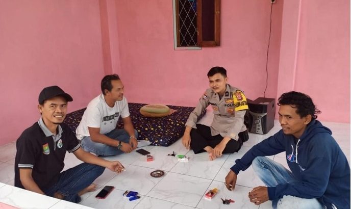 Bhabinkamtibmas Polsek Cisoka Gelar Giat Polisi RW