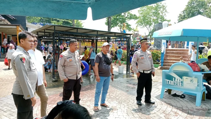 Personil Polsek Pasar kemis Patroli ke Lokasi Wisata Kolam Renang