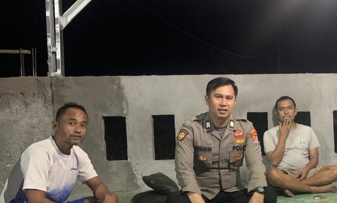 Menjaga Sinergitas dengan masyarakat, Polsek Kresek lakukan Patroli Mobile dan Dialogis