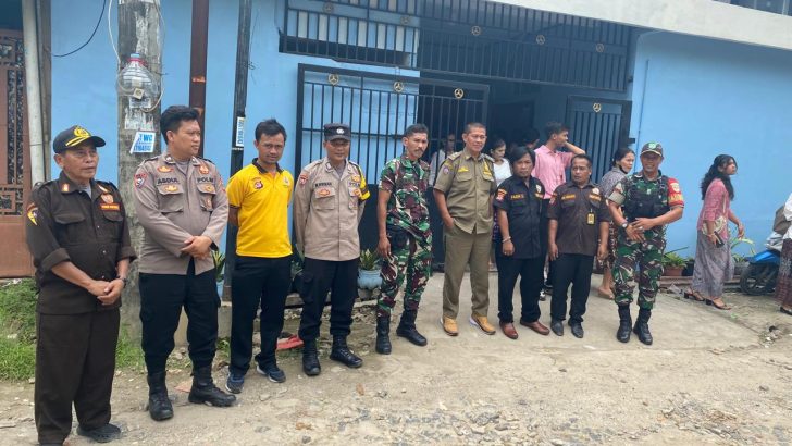 Personil piket fungsi Polsek Rajeg Polresta Tangerang melaksanakan kegiatan pengamanan tempat ibadah jemaat kristiani dalam rangka kenaikan isa almasih.