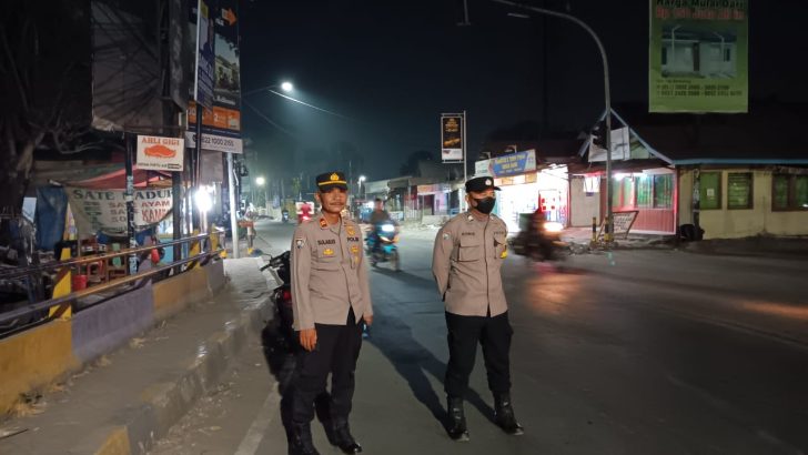 Piket Fungsi Polsek Rajeg Laksanakan Giat Patroli Mobile Malam Hari di Wilayah Hukum Polsek Rajeg Polresta Tangerang, Senin (13/05/2024).dini hari