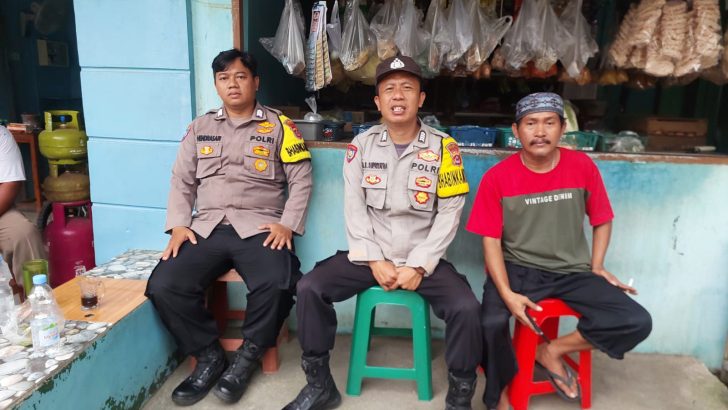 Sambang DDS Bhabinkamtibmas Polsek Pasar Kemis guna wujudkan Kamtibmas Yang Kondusif Di Desa Binaan
