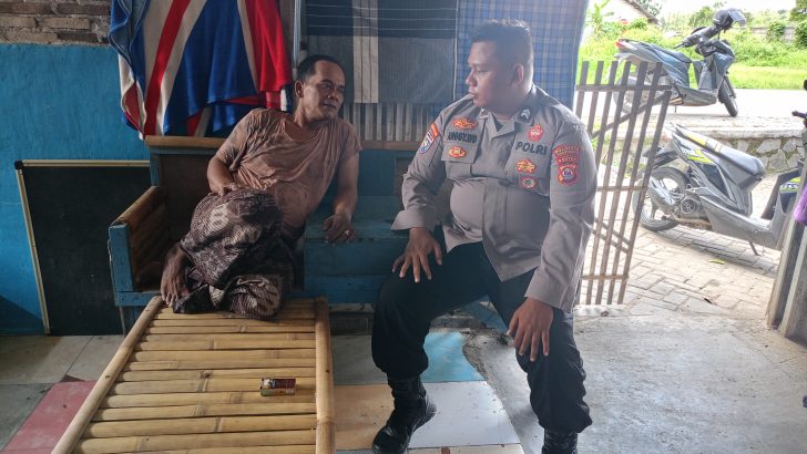Tekan gangguan kamtibmas Personil Polsek Cisoka Melaksanakan Kegiatan Polisi RW