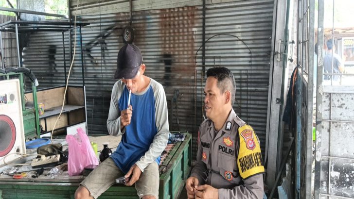 Polisi RW Polsek Kresek semakin dekat dan erat dengan warga binaannya di Desa