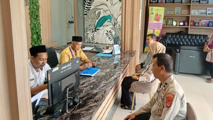 Patroli Sambang merupakan salah satu upaya menjalin Sinergitas dengan Aparatur Kecamatan