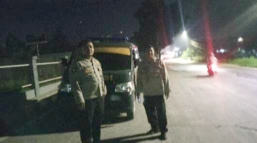 Pastikan wilayah aman dan upaya pencegahan Guantibmas di Wilayah, Polsek Kresek lakukan giat Patroli Mobile malam hari.