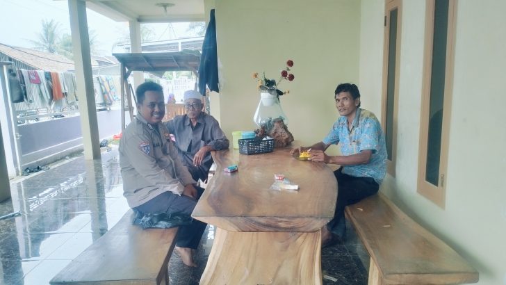Mempererat Sinergitas dengan para Sesepuh, Polsek Kresek kunjungi Tokoh Masyarakat di Desa