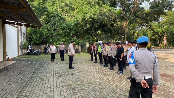 Anggota SatSamapta Melaksanakan Giat Apel Pengamanan Aksi Bela Palestina Dari Mahasiswa Universitas Muhammadiyah A.R. Fachrudin Jl. Kh. Syekh Nawawi Km. 4 No. 13 Tigaraksa Kab.Tangerang.