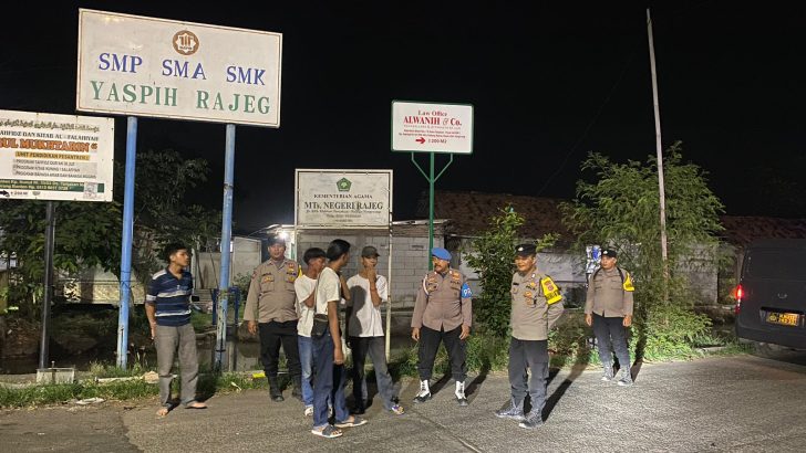 Antisipasi gangguan kamtibmas, piket fungsi polsek rajeg melaksanakan kegiatan patroli mobile