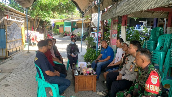 Binamas Ds Mekarsari sambang dan berikan edukasi Kamtibmas kpd masyarakat