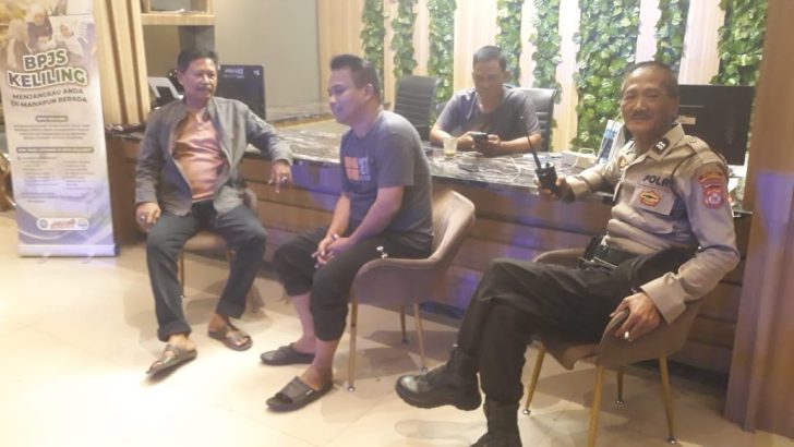 Patroli Sambang merupakan salah satu upaya menjalin Sinergitas dengan Aparatur Kecamatan