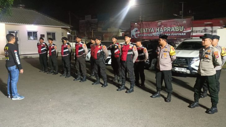 Amankan Wilayah, Kapolsek Pasar Kemis Pimpin Operasi Cipkon Malam Minggu