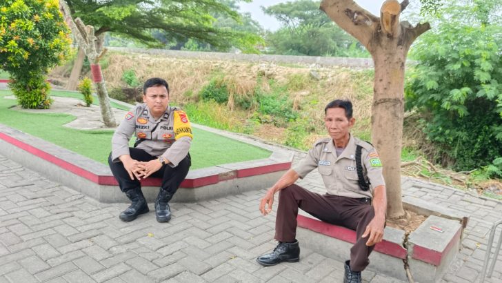 Personil Polsek Mauk Polresta Tangerang Polda Banten Sambangi Pos Keamanan Perumahan Griya Arta Sepatan