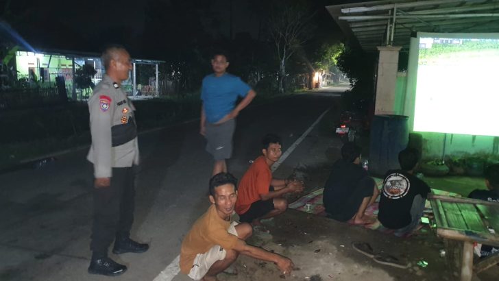 Pastikan wilayah aman dan upaya pencegahan Guantibmas di Wilayah, Polsek Kresek lakukan giat Patroli Mobile malam hari.