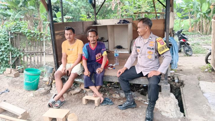 Bhabinkamtibmas Polsek Pasar Kemis Sambang Wilayah Binaan Sampaikan Pesan Kamtibmas