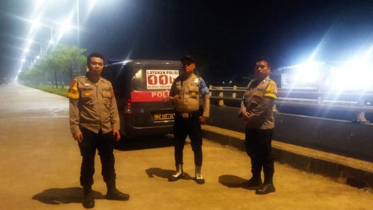 Antisipasi Gangguang Polsek Pasar Kemis Laksanakan Patroli Mobile Blue Light dan Dialogis