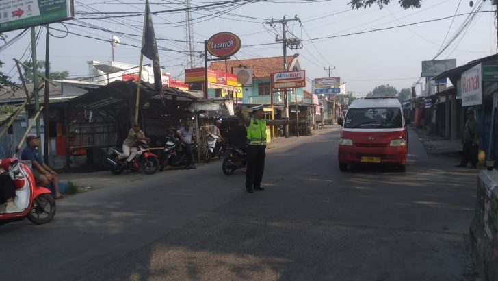 Anggota Lantas Polsek Mauk Gatur Lalin Pagi Hari Diperempatan Pasar jatiwaringin