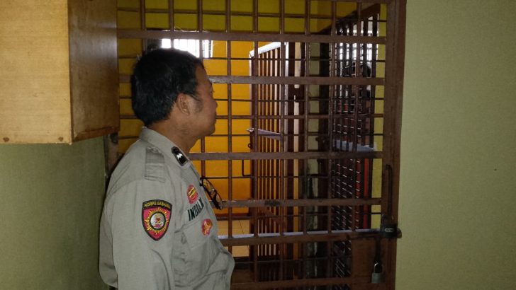 Personil Polsek Mauk Polresta Tangerang Polda Banten Pengecekan Ruang Pada Pagi Hari