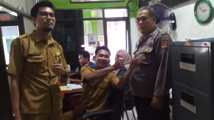 Polsek Kresek sambangi kantor Desa sebagai bentuk menjalin Sinergitas dengan Aparatur Desa