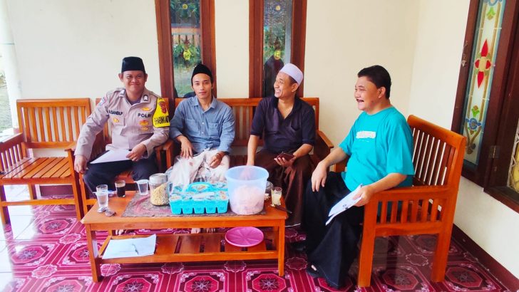 Anggota Polsek Pasar Kemis Sambang Tokoh Masyarakat, Sampaikan Himbauan Kamtibmas