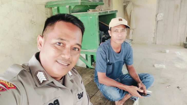 Upaya pendekatkan diri kepada masyarakat, Polsek Kresek kunjungi warga di Desa dalam rangka Program Polisi RW.