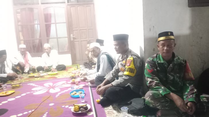 Bhabinkamtibmas desa sukamanah menghadiri undangan syukuran warga