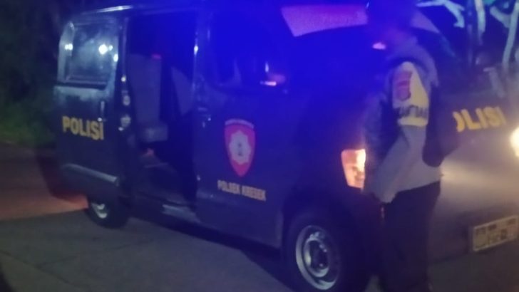 Personil Polsek Kresek tetap semangat menjaga wilayahnya dari Gangguan Kamtibmas di Malam Hari.