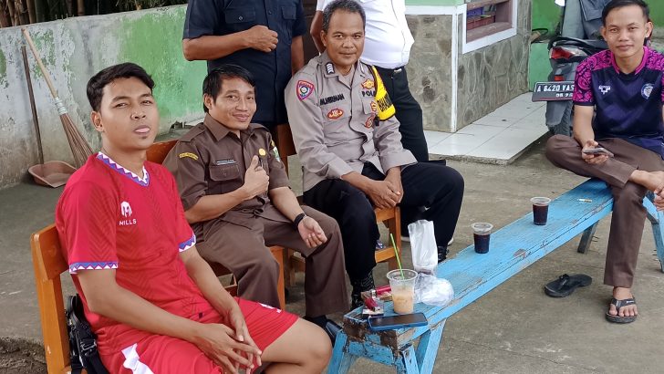 Bhabinkamtibmas desa Sukamanah sambang guru SMK Avisena