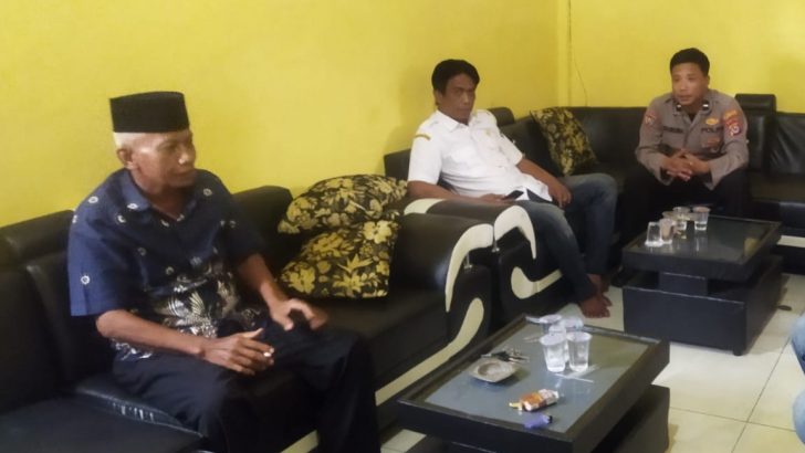 Mempererat Sinergitas dengan para Sesepuh, Polsek Kresek kunjungi Tokoh Masyarakat di Desa