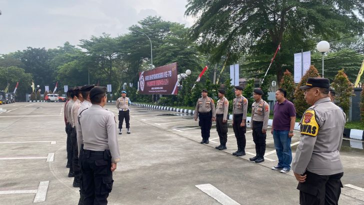 PIKET SIPROPAM POLRESTA TANGERANG MELAKSANAKAN PENGAWASAN SERAH TERIMA TUGAS PIKET