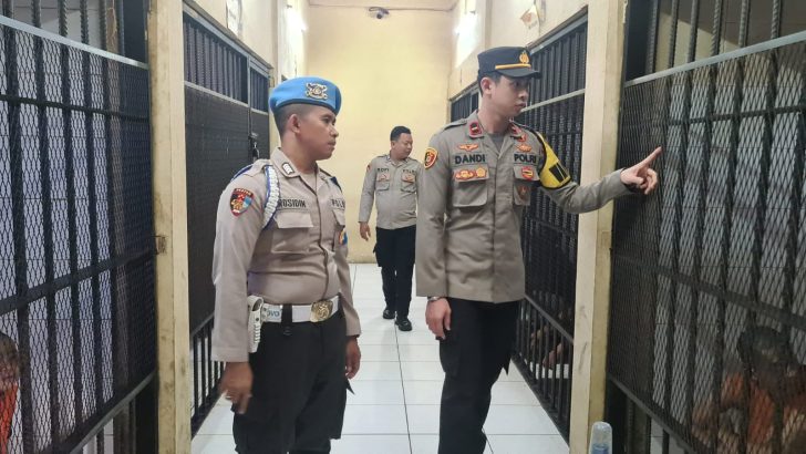 PENGECEKAN RUANG TAHANAN POLRESTA TANGERANG SECARA RUTIN OLEH PIKET SIPROPAM POLRESTA TANGERANG