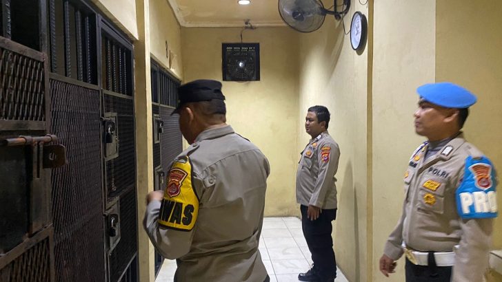 PENGECEKAN RUANG TAHANAN POLRESTA TANGERANG SECARA RUTIN OLEH PIKET SIPROPAM POLRESTA TANGERANG