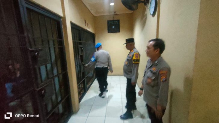 PENGECEKAN RUANG TAHANAN POLRESTA TANGERANG SECARA RUTIN OLEH PIKET SIPROPAM POLRESTA TANGERANG