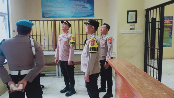 Sipropam melakukan pengecekan CCTV ruang tahanan Polresta Tangerang