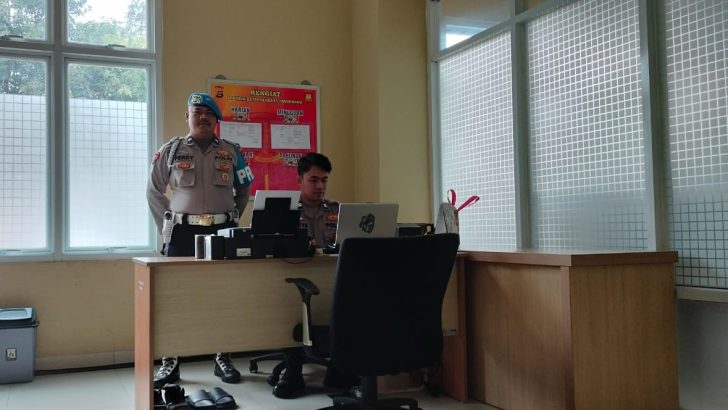 PENGECEKAN KEHADIRAN PERSONIL SIKUM POLRESTA TANGERANG OLEH PIKET SIPROPAM POLRESTA TANGERANG