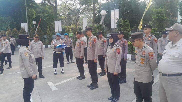 PENGECEKAN ANGGOTA PADA APEL FUNGSI BAGSDM OLEH SIPROPAM POLRESTA TANGERANG 