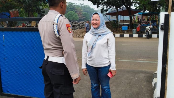 Pengecekan masyarakat pemohon SIM oleh Sipropam Polresta Tangerang