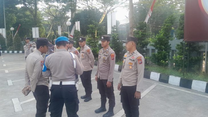 PENGECEKAN ANGGOTA PADA APEL FUNGSI BAGOPS OLEH SIPROPAM POLRESTA TANGERANG 