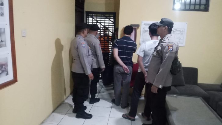 Piket Fungsi Polsek Rajeg melaksanakan Pengecekan Tahanan.