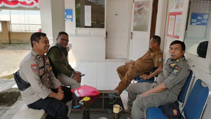 Dekatkan Diri Dengan Masyarakat Sembari Ngopi Wae Aipda Antariksa Berikan Imbauan Kepada Masyarakat