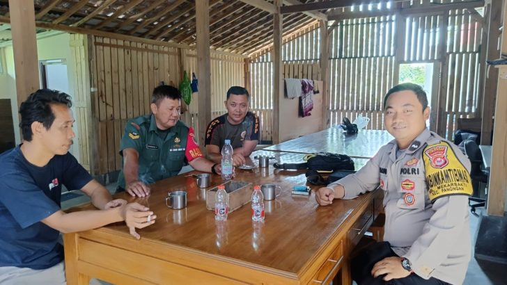 Aipda Antariksa Rutin Laksanakan Program Guyub TNI- POLRI Sambang Warga Desa Binaan